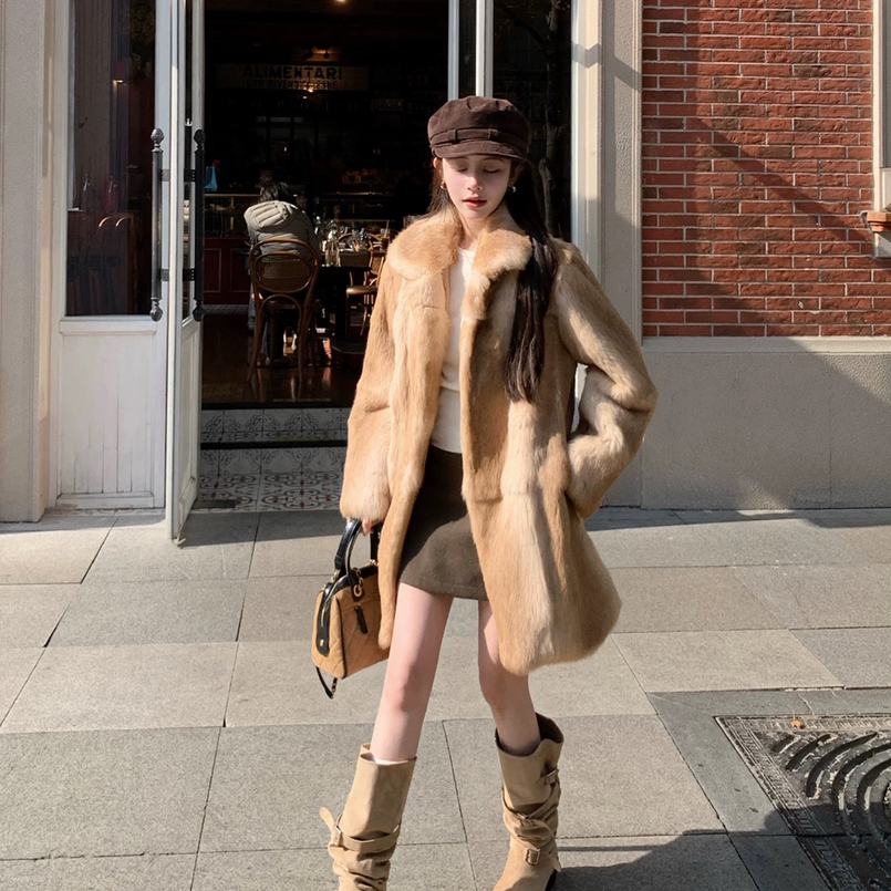 一一起设计年轻款双色晕染翻领大衣保暖皮草外套（含100兔毛）T21
