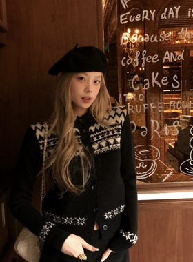 一一起百搭小众设计感圆领单排扣撞色提花费尔岛保暖毛衣A21950