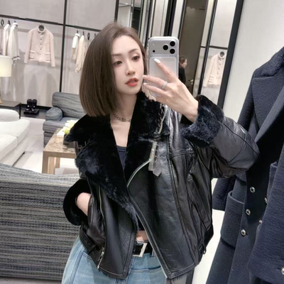 熙薇【黑茶伯爵】2025秋冬新款拉贡皮毛一体鹅羊皮机车外套H6227