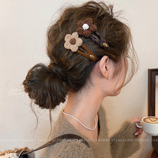 焦糖栗子 高端前额刘海夹发卡头饰秋 发夹女毛线花朵边夹2025新款