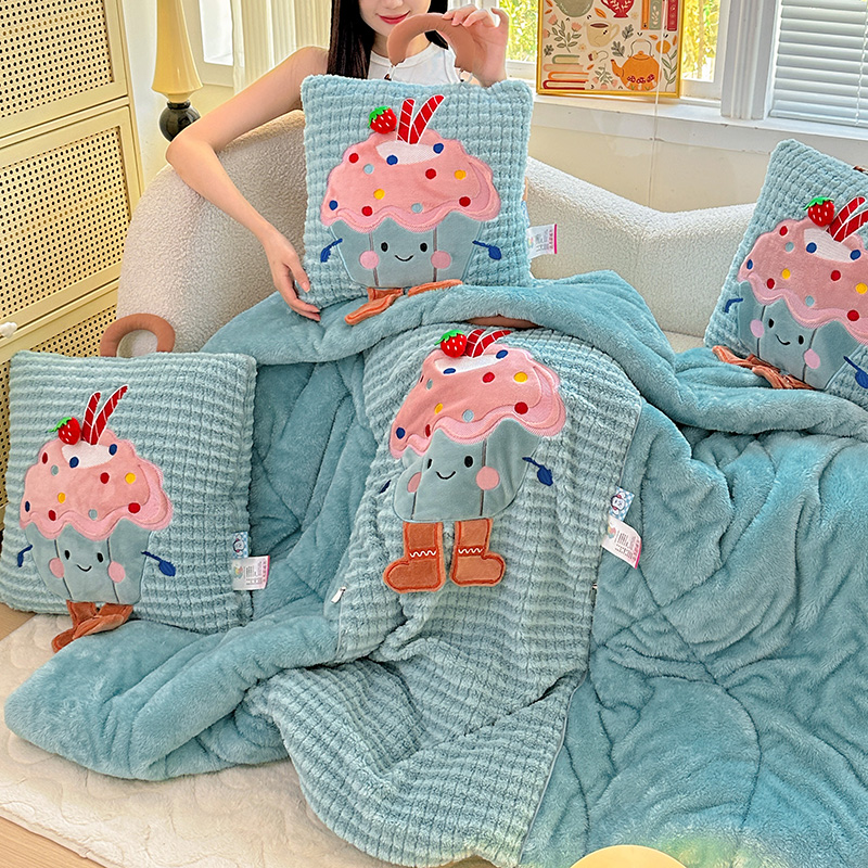 毛绒绒蛋糕派抱枕被靠枕办公室午睡沙发靠垫二合一可机洗