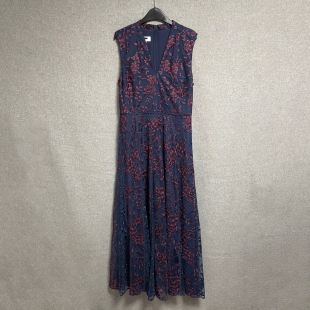 收腰显瘦气质A字中长款 欧美时尚 优雅风V领无袖 新款 绣花连衣裙 夏季