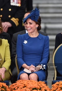 凯特王妃同款针织连衣裙秋冬 时尚通勤白领职业裙OL修身显瘦翻领