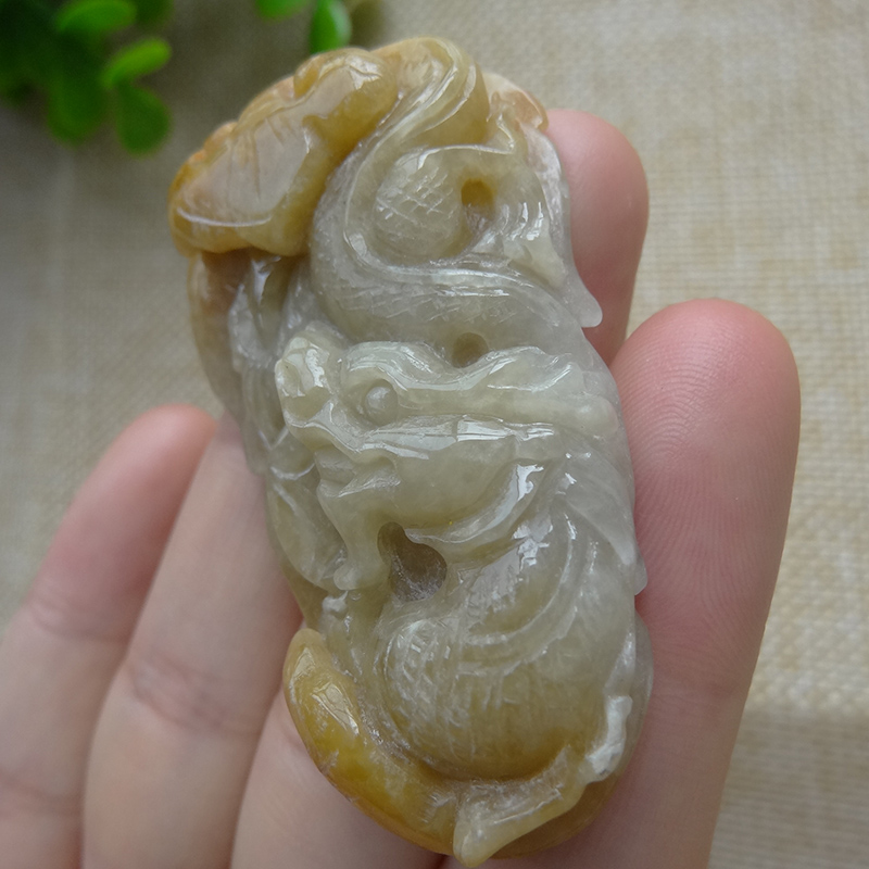 翡翠黄翡龙牌吊坠 天然A货翡翠缅甸老坑玉石大气精雕龙男款挂件