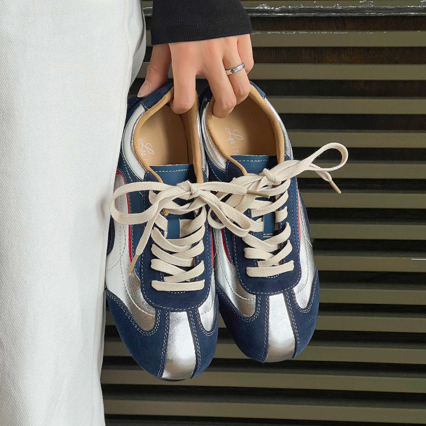 2025秋新品德训鞋女款