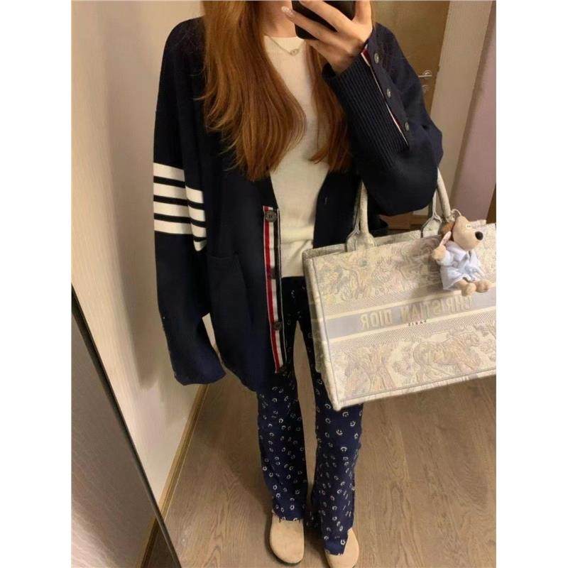 开衫毛衣女2025早秋四条杠学院风条纹V领高级感短款情侣针织外套,女装/女士精品,大码内搭,淘宝优惠券,粉丝福利购,淘宝优惠卷