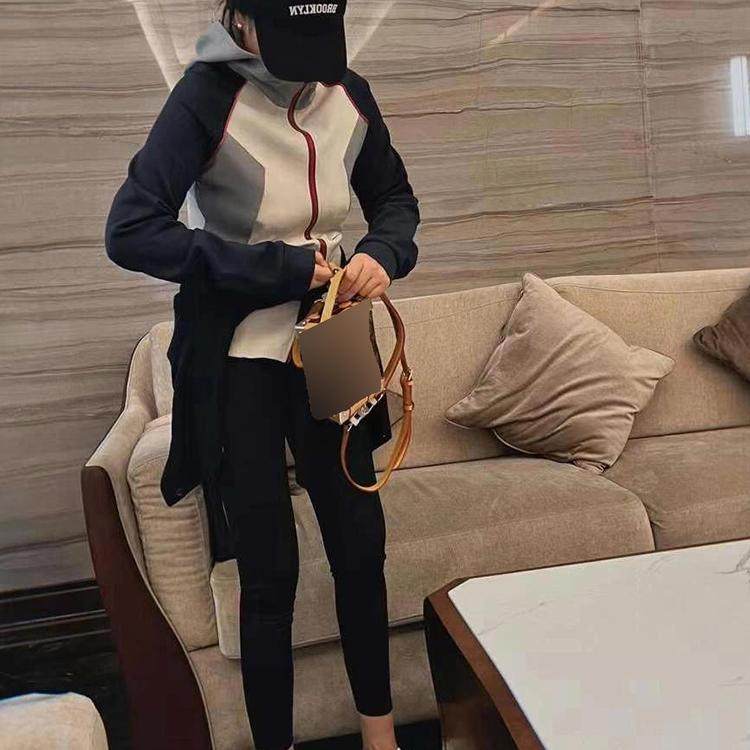 美式早秋连帽短外套春薄款卫衣女撞色开衫韩版宽松休闲2025新款,女装/女士精品,大码内搭,淘宝优惠券,粉丝福利购,淘宝优惠卷