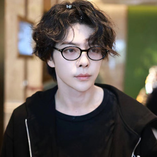 徐海乔同款书呆子椭圆框眼镜男可配度数近视散光超轻小框架小脸女