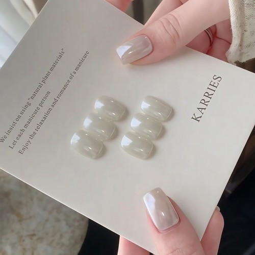 海莉极白月光猫眼显白可拆穿戴甲