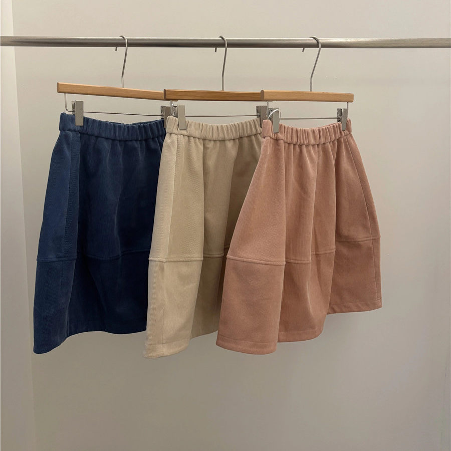 2025秋季纯色五分灯芯绒伞裙时尚百搭中裙高腰欧货潮流A字裙0053