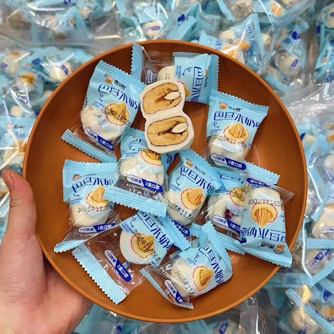 唐二胖巴旦木夹心奶枣网红零食