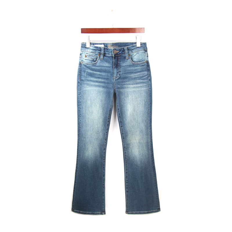 春季新款微喇叭牛仔裤女