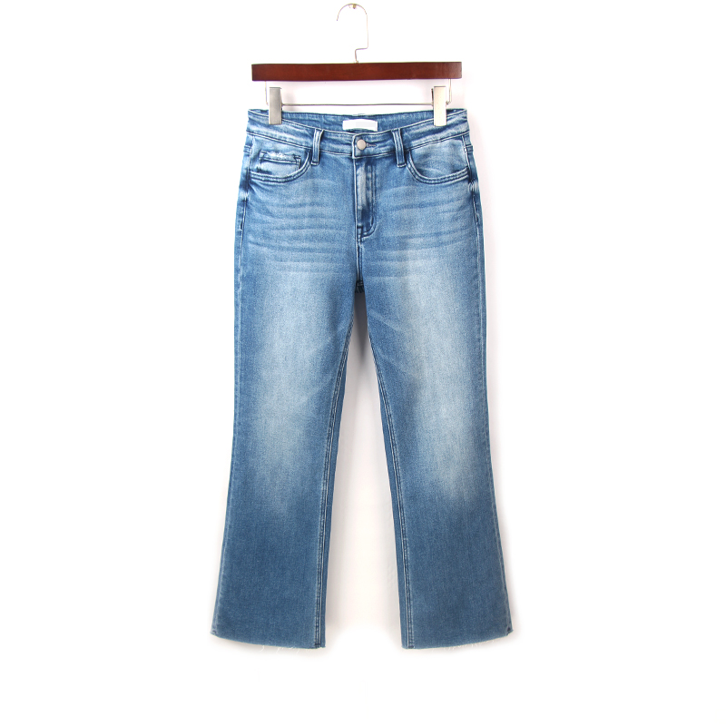 春季新款高腰蓝色微喇叭牛仔裤女