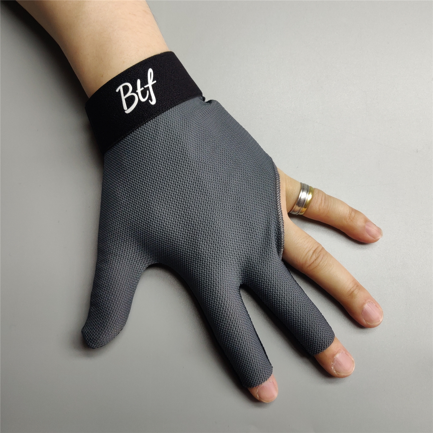 BTF左右手灰色中大码台球手套