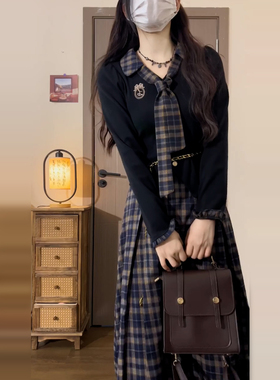 韩系学院风黑色长袖格纹连衣裙子女2025新款早秋穿搭一整套装长裙