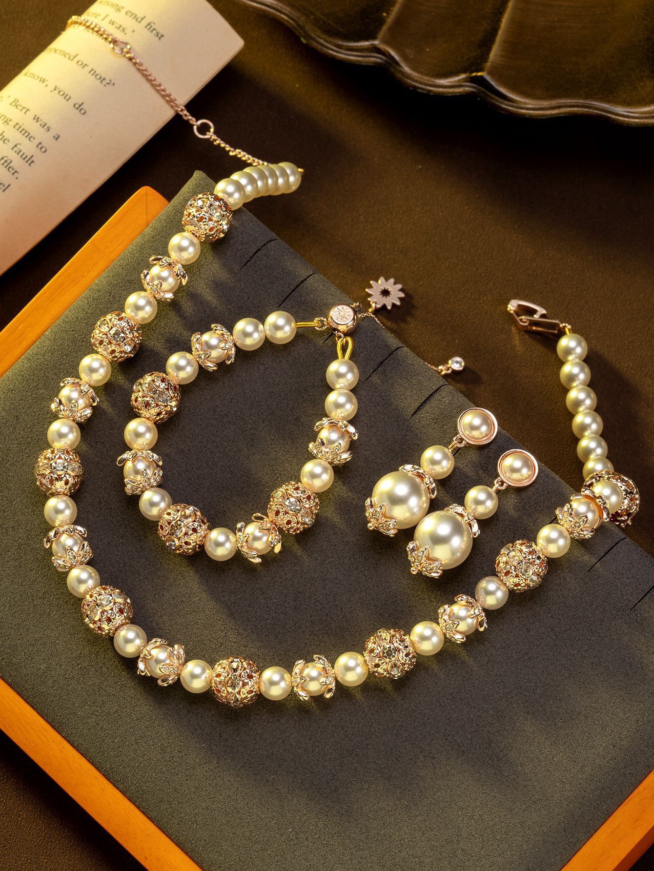 中古风复古宫廷风高级感复古镀真金项链手链耳环玻璃仿珍珠