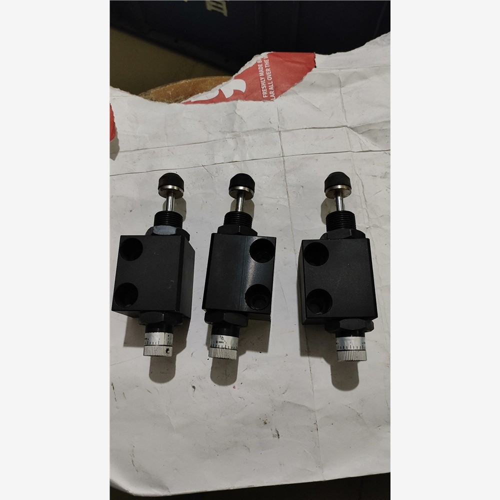 备件  缓冲器安装支架座AD2016一5。