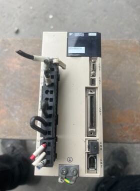 SGDV5R5A01A原装安川750W伺服驱动器成色如图功 备件/咨询