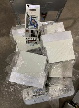 伦茨变频器E84AVBCE3714SX0 037KW 0 备件/咨询