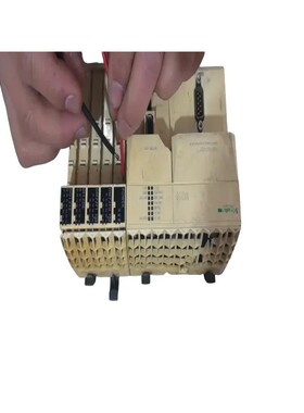 施耐德M258系列PLC控制器TM258LF42DT 实图暴 备件/咨询