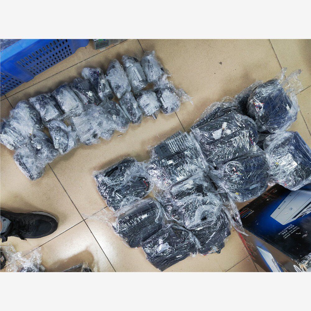 雷塞伺服电机400W，驱动L