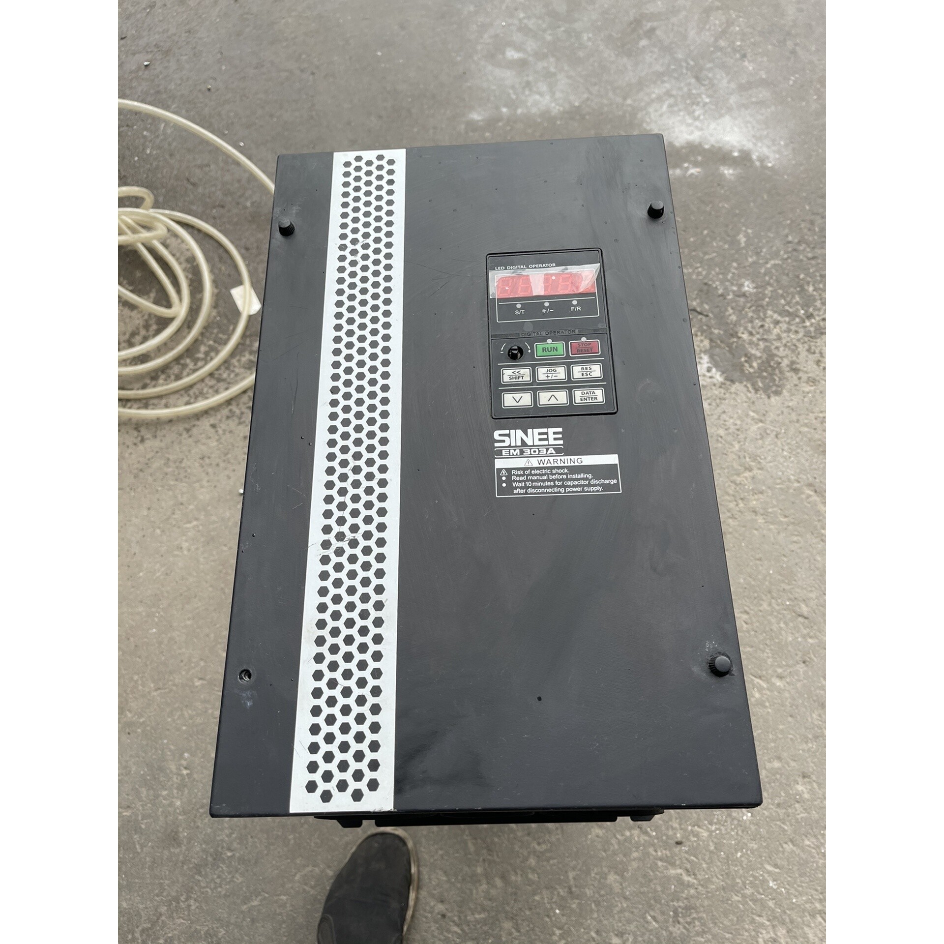 正弦变频器EM303A030P3C/30KW/380V拆 备件/咨询