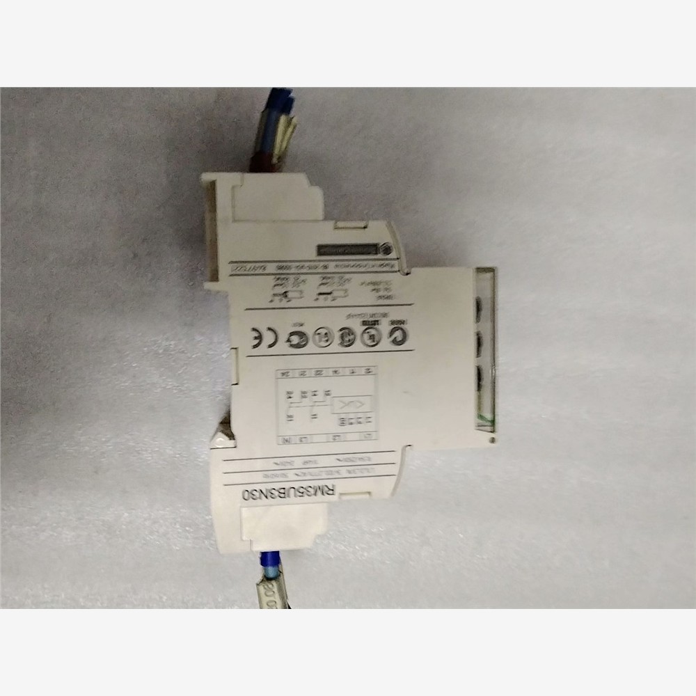 出这款施耐德RM35TM50MW成色如图，功能包好 备件/咨询