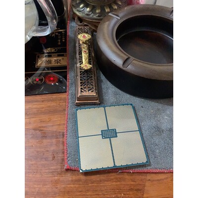 AMD+EPYC+9754+CPU+拥有128个核心、256 备件/咨询