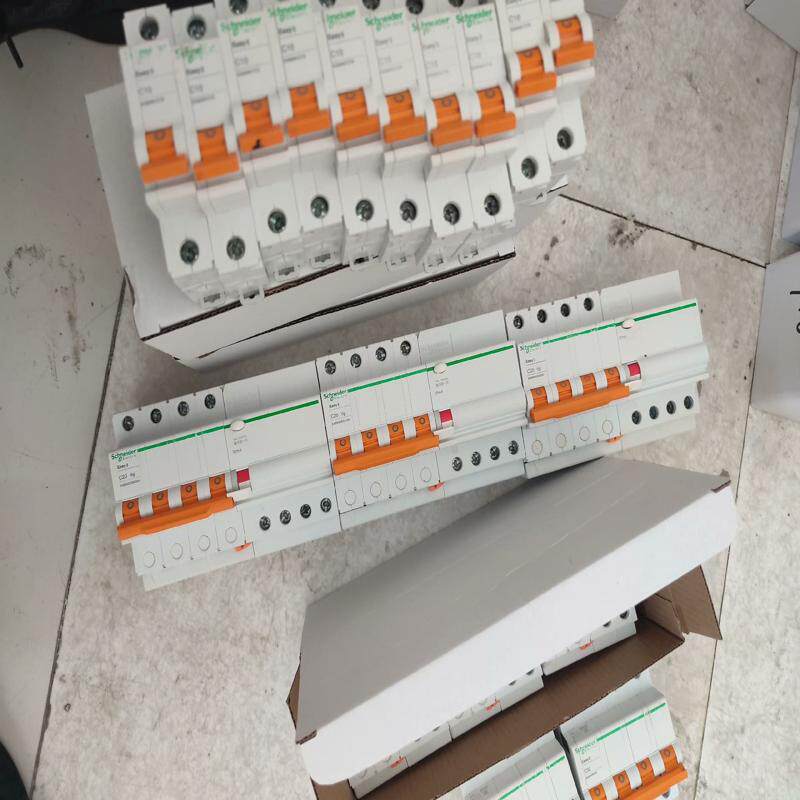 施耐德EA9系列空气开关漏电保护器 备件/咨询