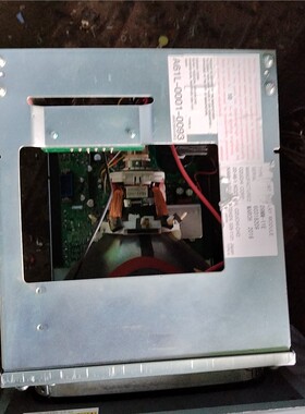 出这款Shinco/新科品牌的显示屏，拥有银灰色金属外壳 备件/咨询