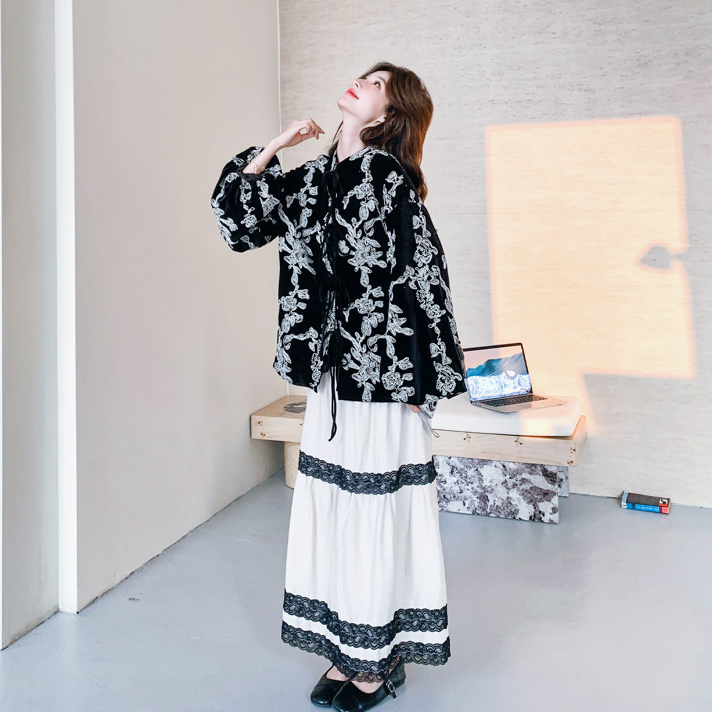 新中式国风超火套装裙女2026春新款提花盘扣上衣蕾丝半身裙两件套