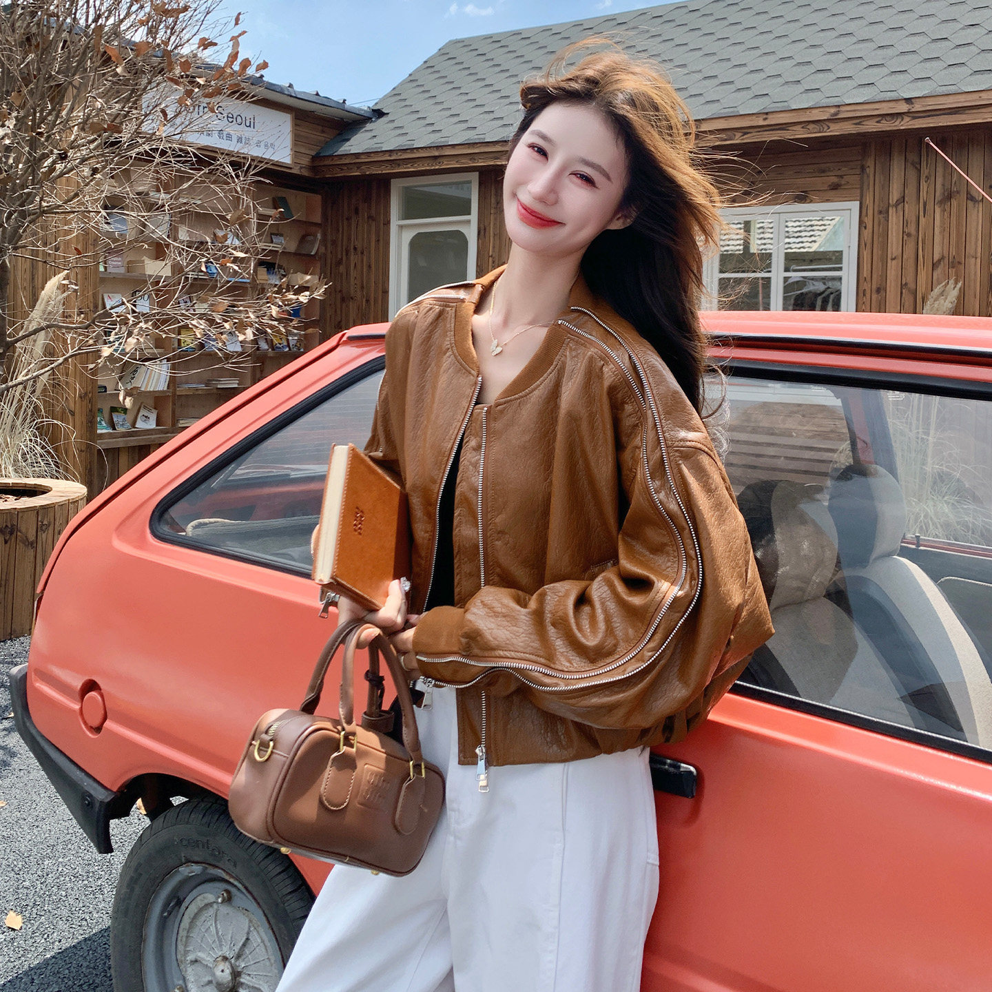 复古休闲咖色短款显瘦女皮衣