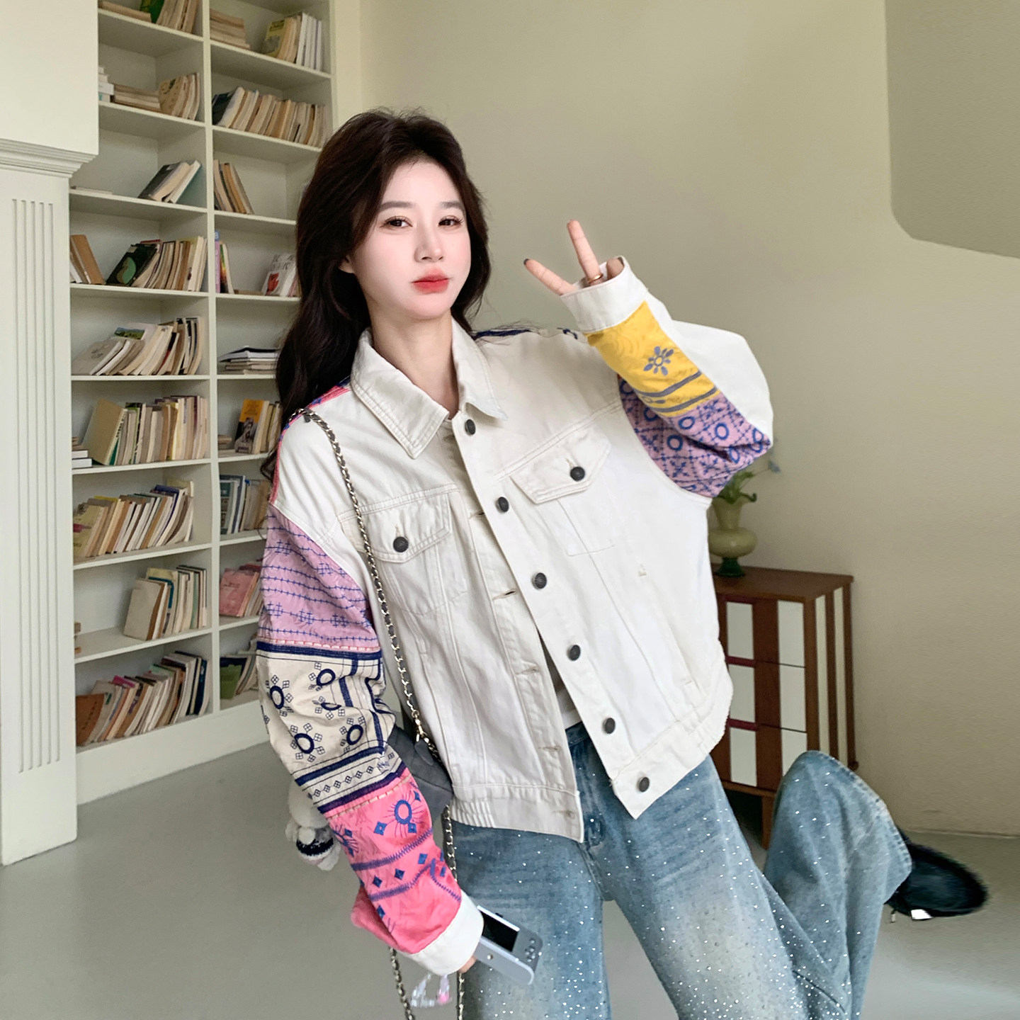 米杏色超火设计感刺绣袖子外套女2026春天新款韩版松弛感拼色上衣