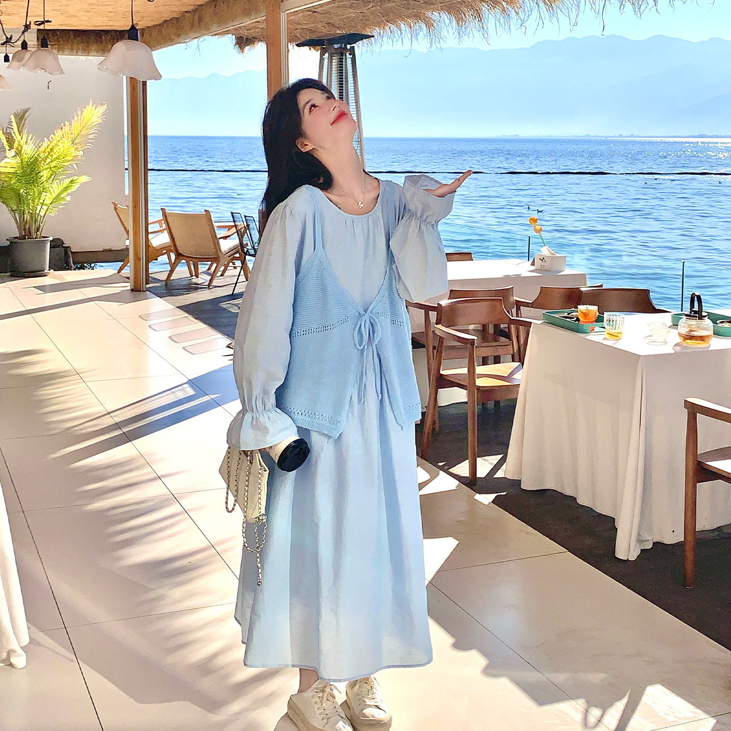 蓝色度假风超好看长袖连衣裙套装女2026春新款时尚针织马甲两件套
