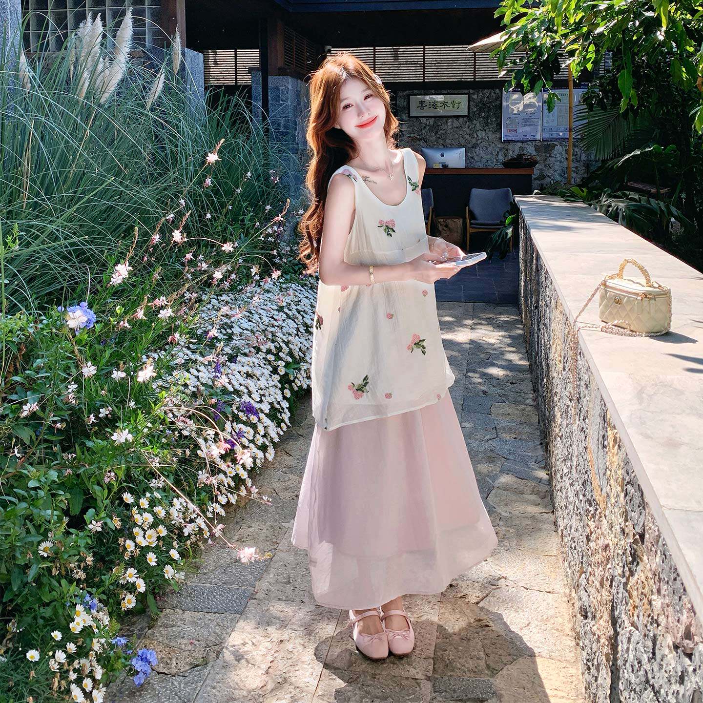 法式温柔少女感夏日减龄套装2026新款甜美风绣花背心半身裙两件套