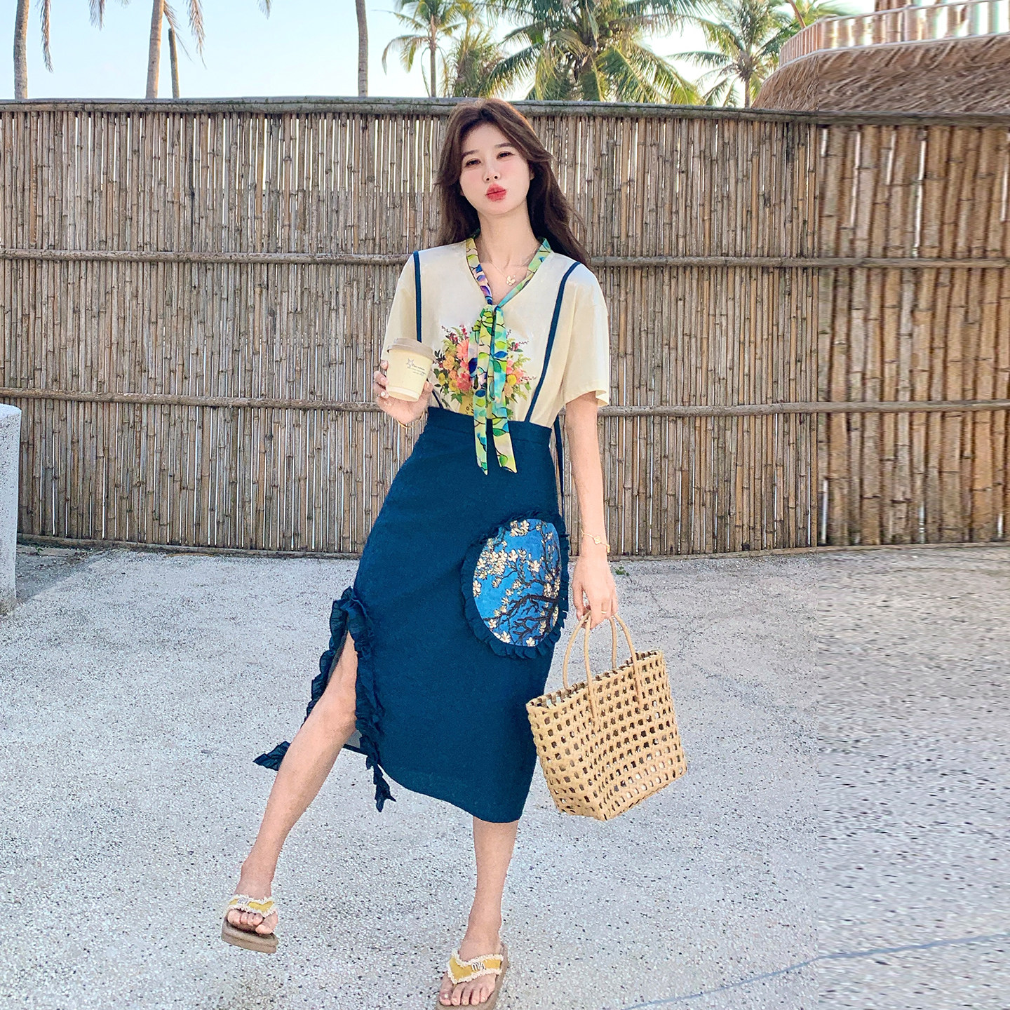 夏季度假风撞色背带裙套装女
