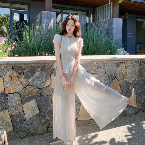 夏蕾丝两件套显身材松弛感女装