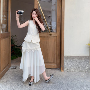 米色姐系贵感套装女2026初夏新款V领西装马甲不规则半身裙两件套