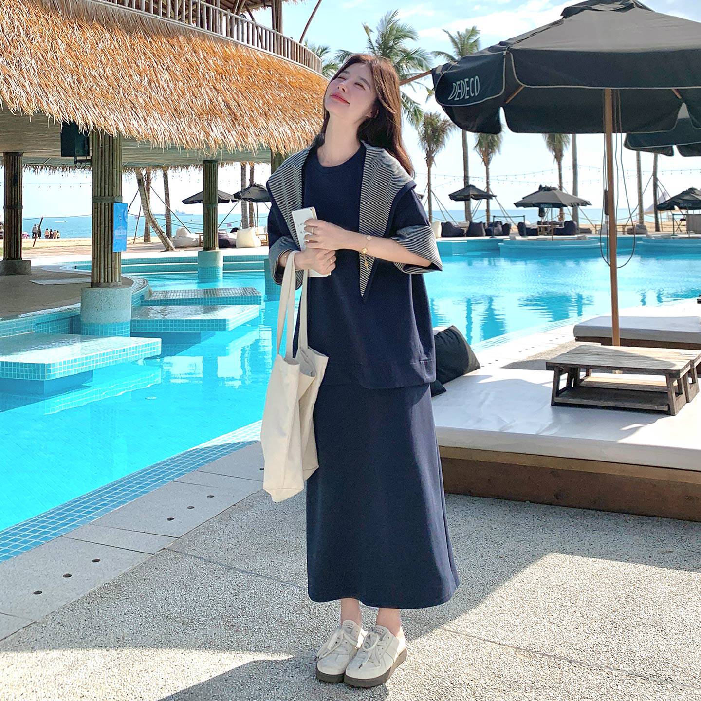 藏青色文艺松弛感格纹拼接卫衣套装女2026年夏季披肩半身裙两件套