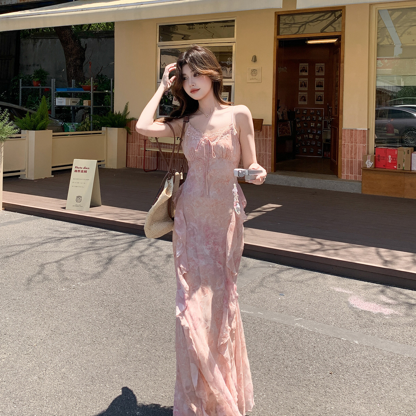夏季度假风粉色吊带长裙两件套
