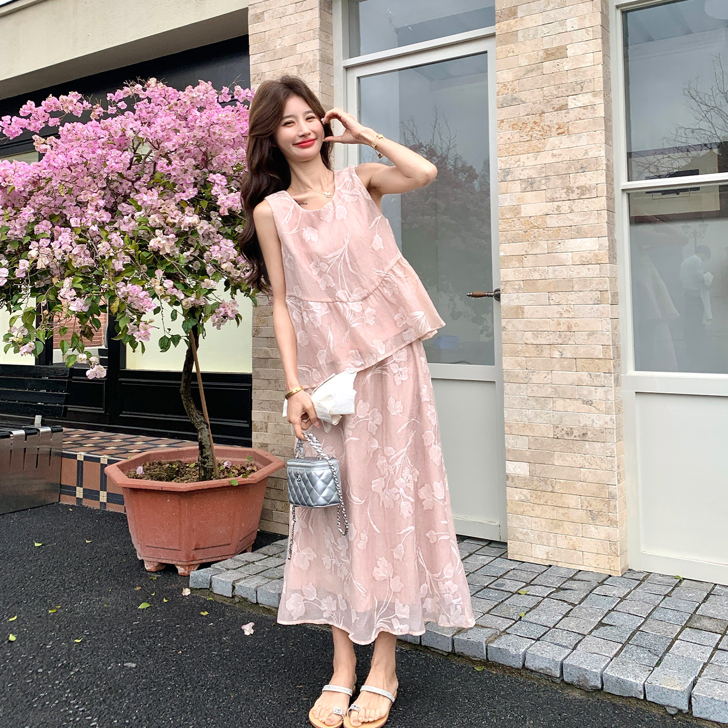 浅粉色高级感气质印花套装女2026夏新款法式绝美背心半身裙两件套