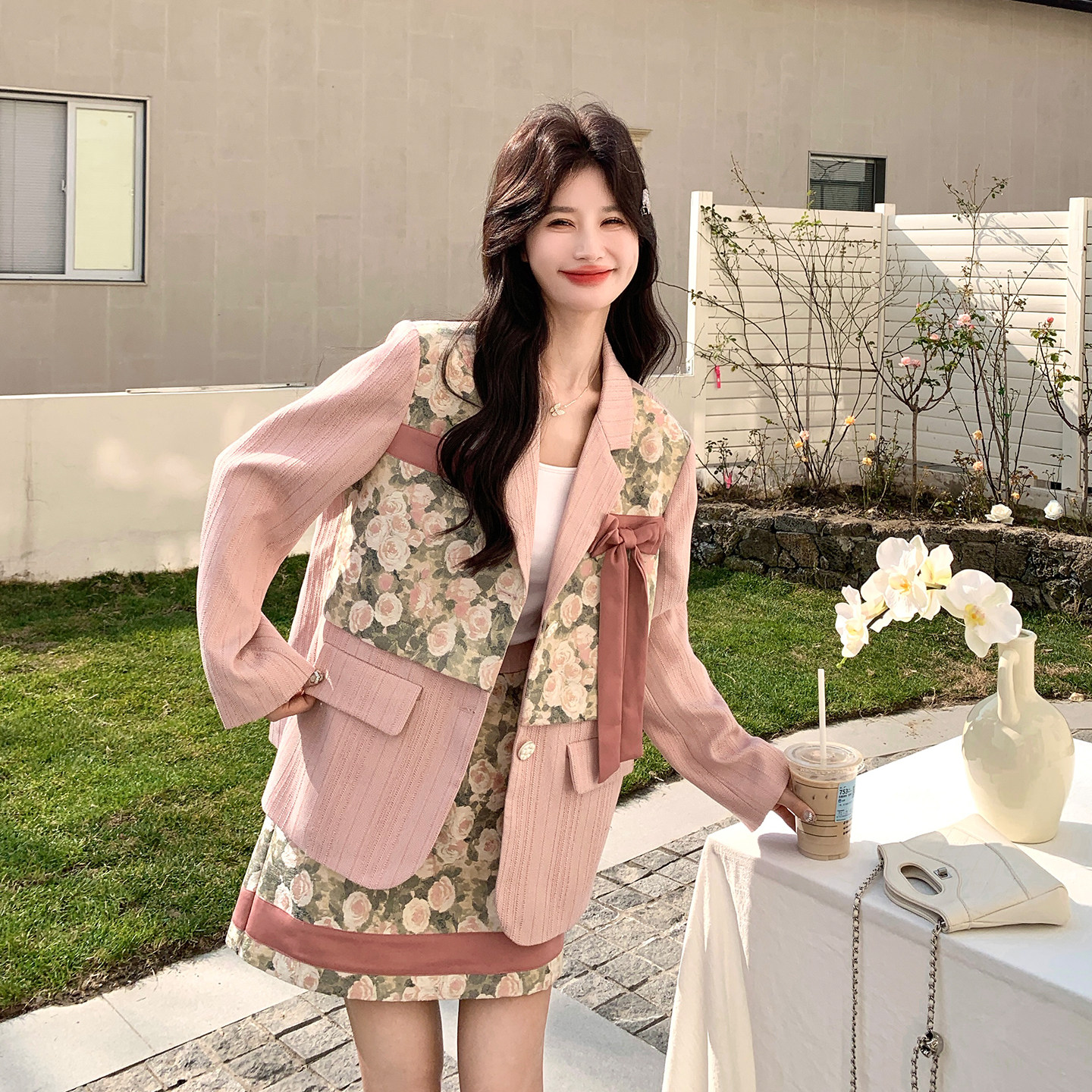 粉色早春氛围感高端印花西装套装女2026新款拼色上衣半身裙两件套