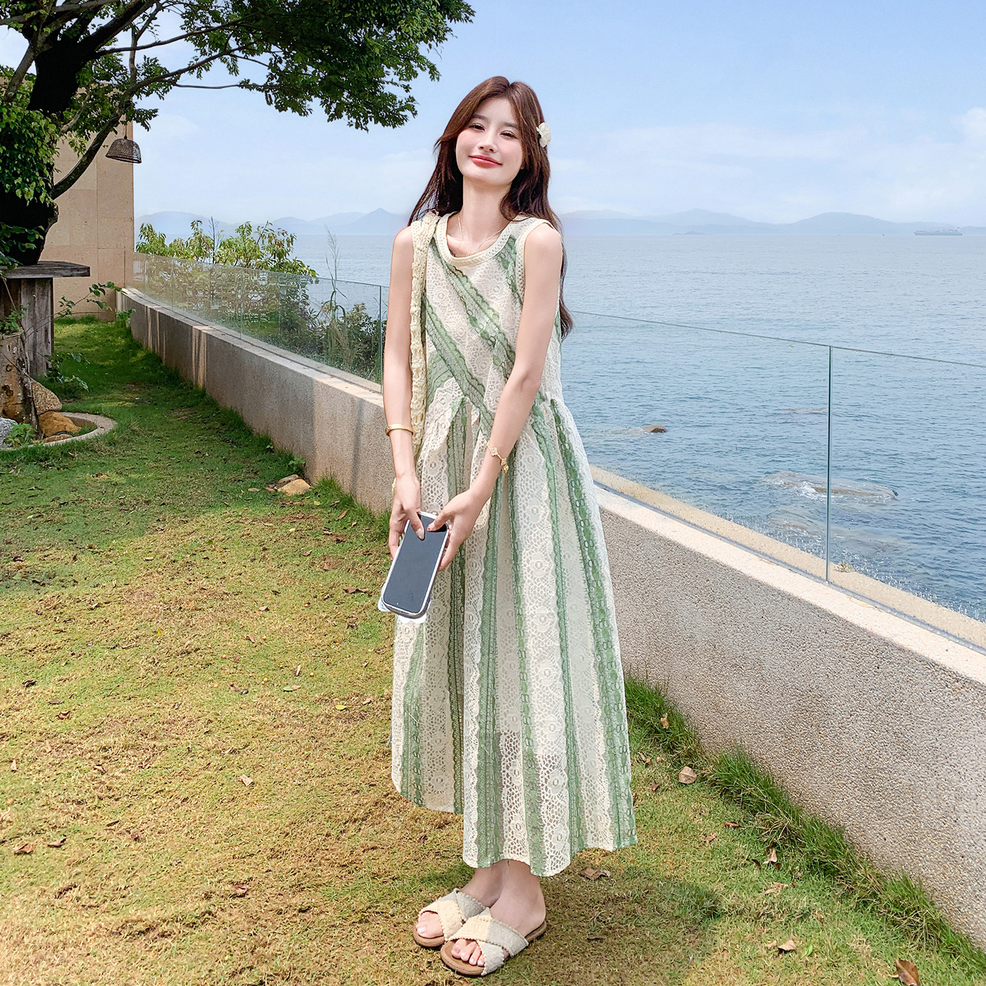 夏日森系轻氧风拼色条纹连衣裙女2026新款海岛度假风蕾丝背心裙