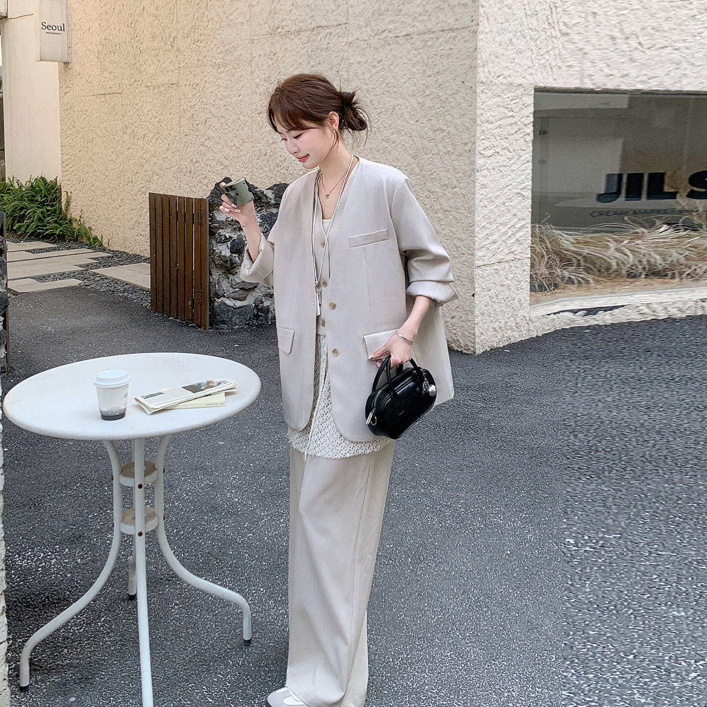 温柔高知穿搭套装女2026春季新款无领西装蕾丝拼接马甲长裤三件套