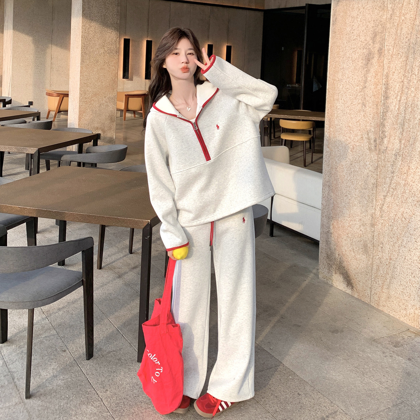 米白色休闲运动套装女春2026新款韩版设计感连帽卫衣阔腿裤两件套