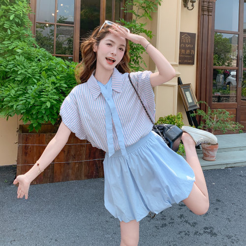 韩系学院风条纹衬衫花苞裙套装