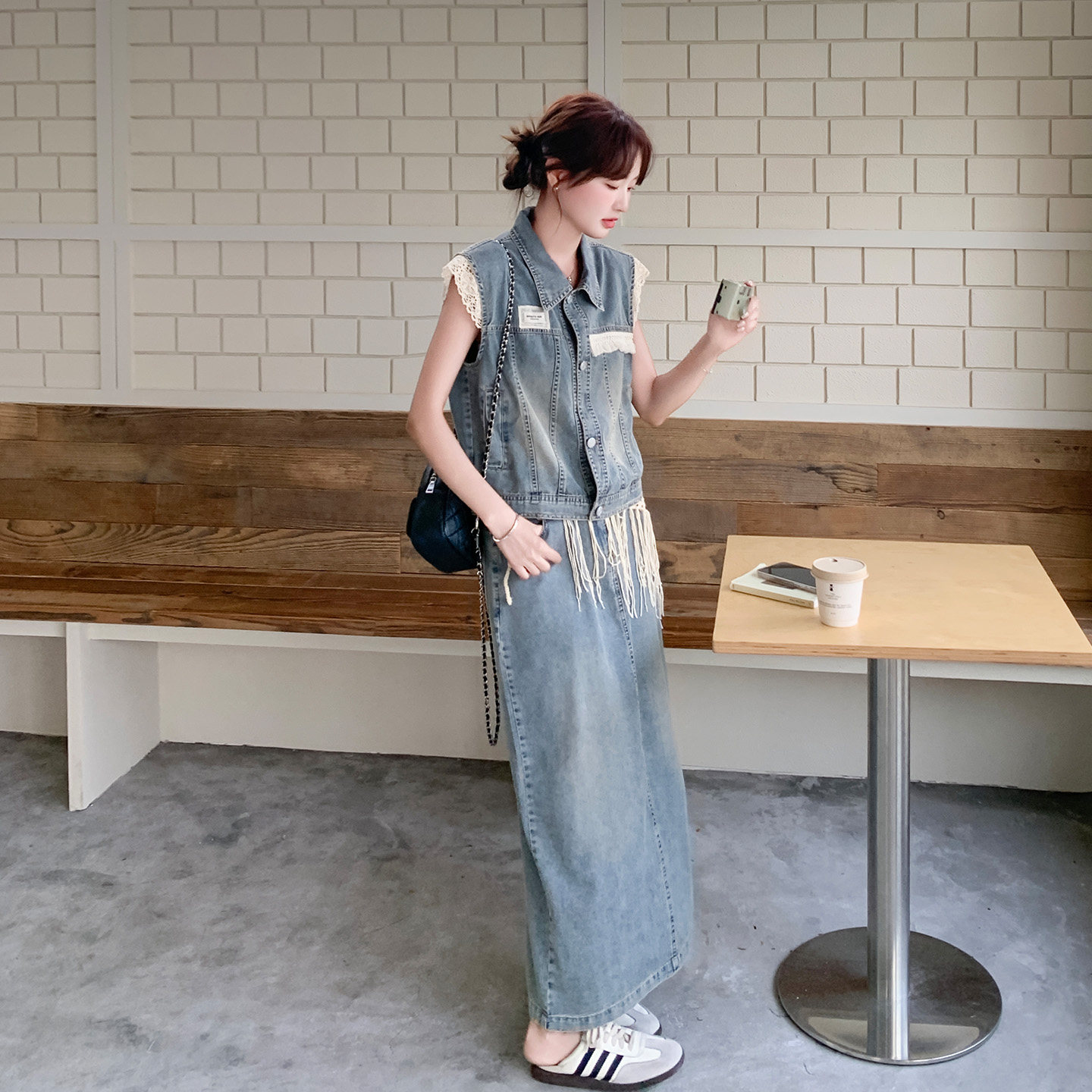 蓝色复古港风气质牛仔套装女2026新款蕾丝无袖马甲半身裙两件套夏