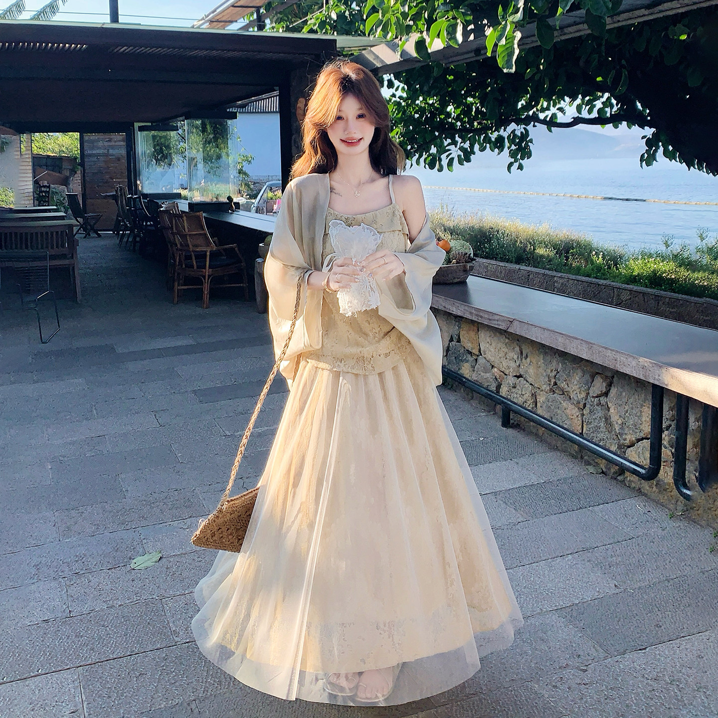 法式绝美超仙气旅游套装女2026夏日防晒开衫蕾丝吊带半身裙三件套