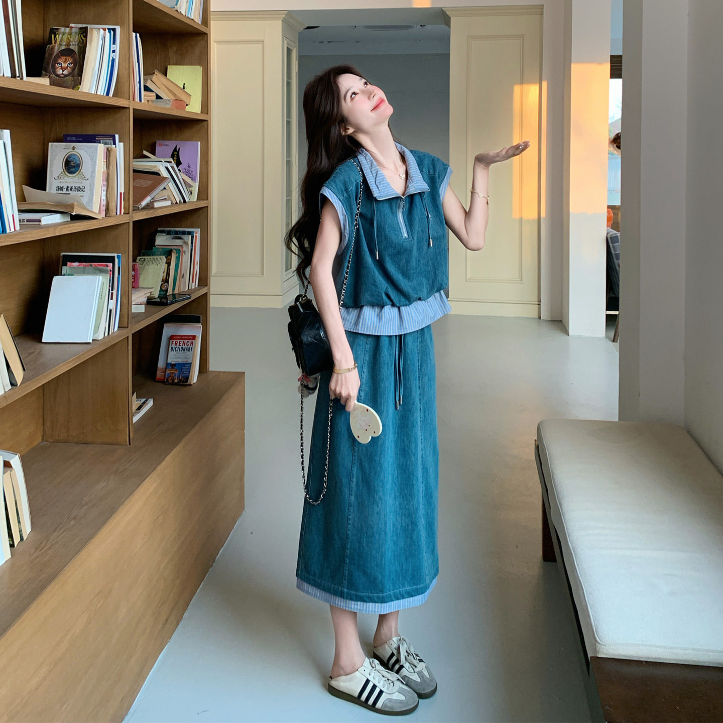 蓝色韩系休闲风条纹拼接牛仔背心套装女2026夏季新款半身裙两件套