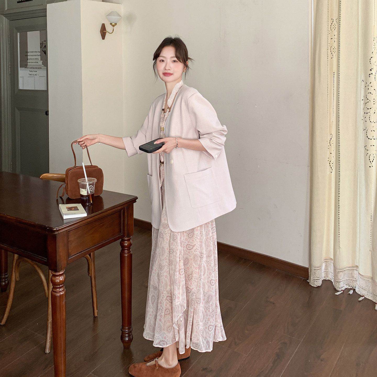 早春超好看西装套装女2026新款温柔休闲无领西服碎花半身裙两件套